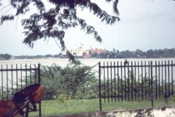 Agra-TajMahal-JumnaRiver-001